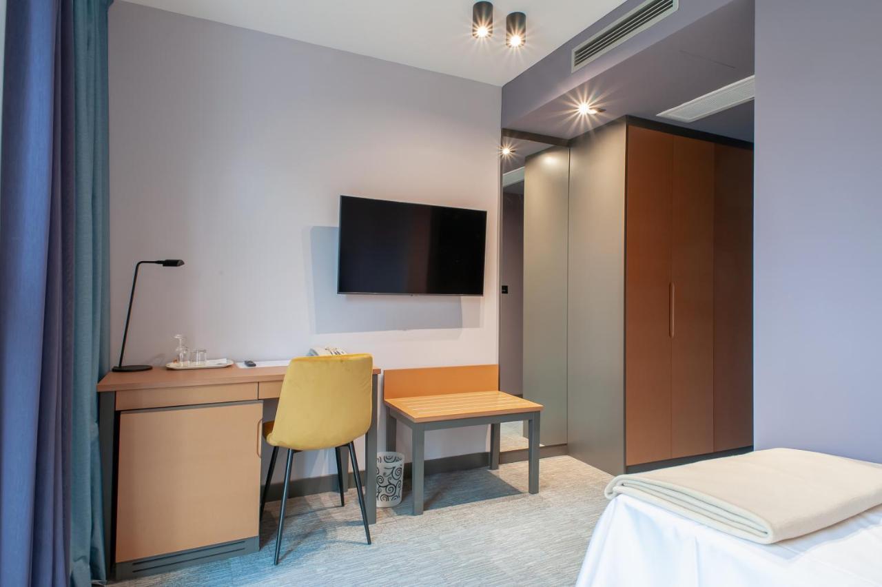 Single Room,1245973810:JPEG